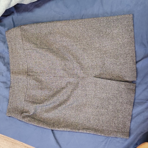 Women's skirt - Picture 2 of 4